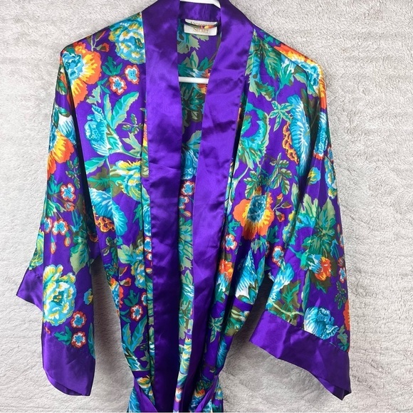 Vintage VICTORIA'S SECRET Gold Label Vintage 90s 80s Purple Floral Robe one size - Picture 14 of 15